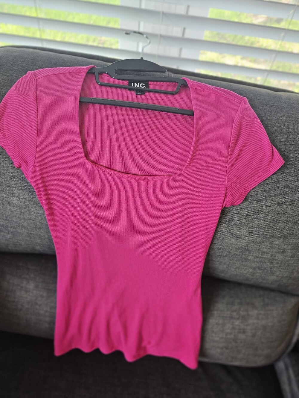 INC International Concepts Hot Pink Ribbed Scoop Neck Short Sleeve Top! Small!